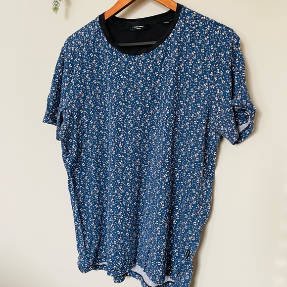 2 FOR 1 Jack and Jones T-shirts - Picture 2 of 9